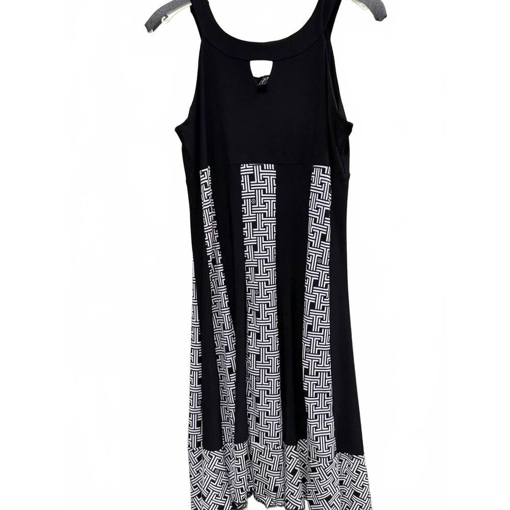 NEW FASHQUE women's gored dress in black/white